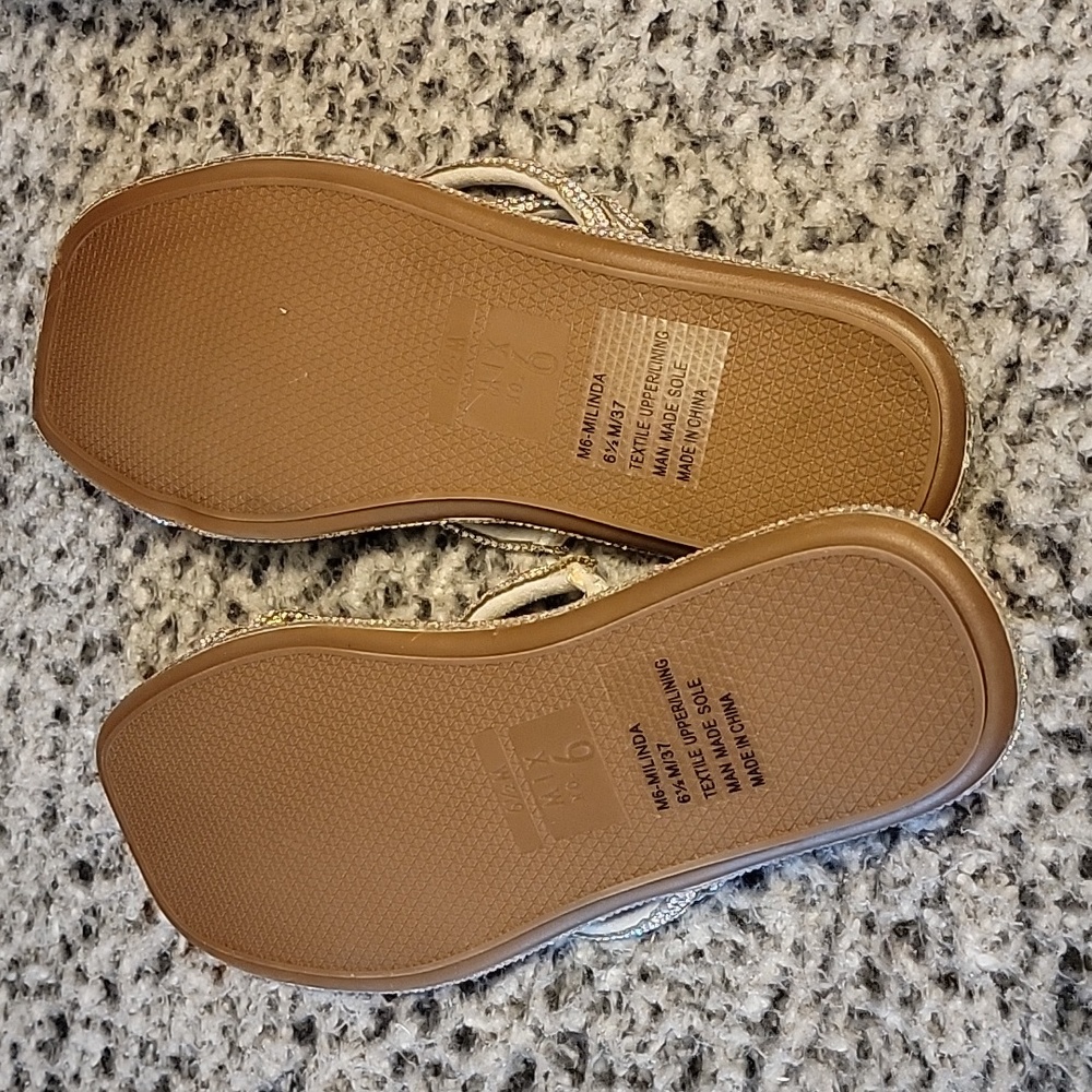 Sandals - Picture 3 of 3